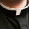Ex prete in giro con l’abito talare a Canicattì, multato