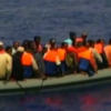 Nuovo sbarco a Lampedusa, 77 migranti arrivati al porto: ci sono anche 16 bimbi