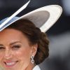 Kate Middleton, dai capelli mai fuori posto e bellissima, che sa quando sfoggiare il raccolto d’ordinanza