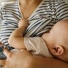 Allattamento al seno: il latte delle mamme vaccinate contro il Covid protegge anche i neonati